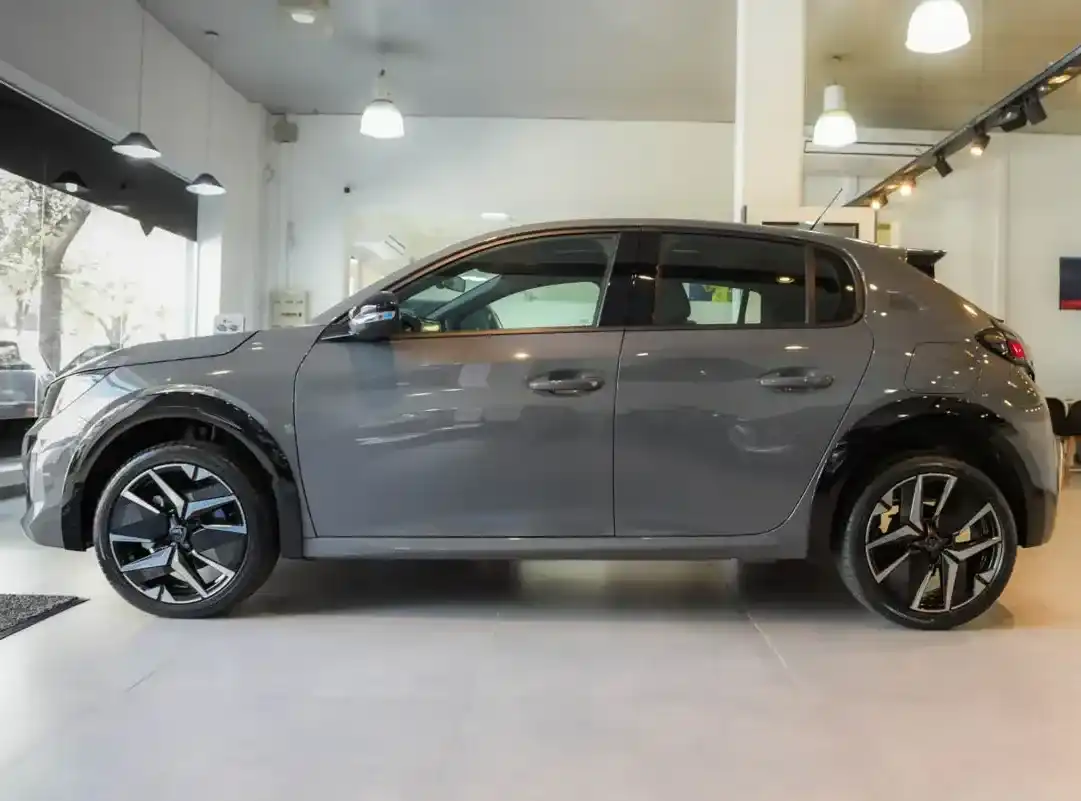 Peugeot 208 1.0 T200 Gt Cvt 2026 - foto 2