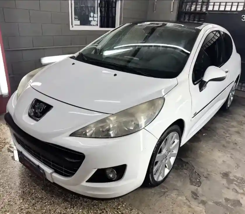 Peugeot 207 2013 - foto 1