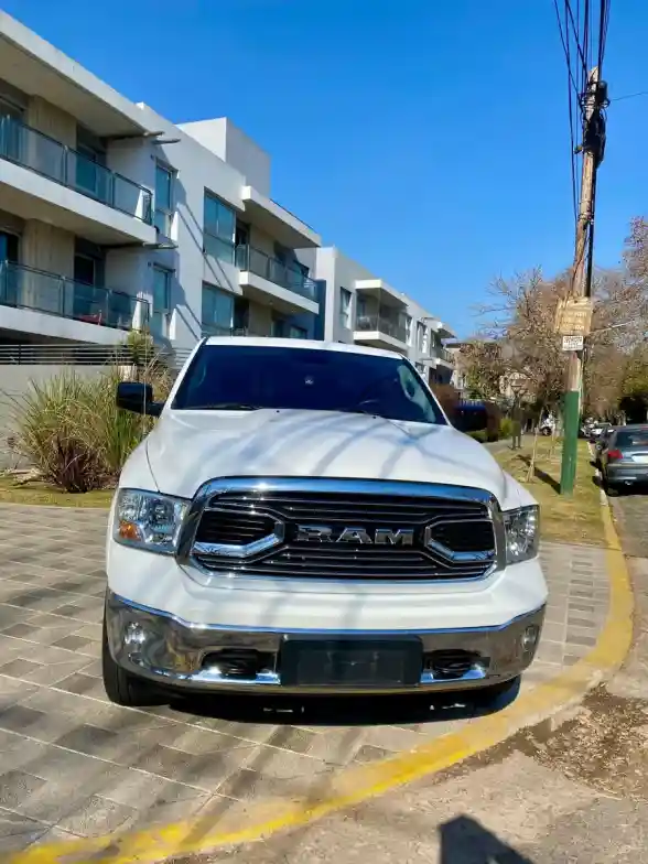 Ram 1500 5.7 Laramie Atx V8 2022 - foto 2