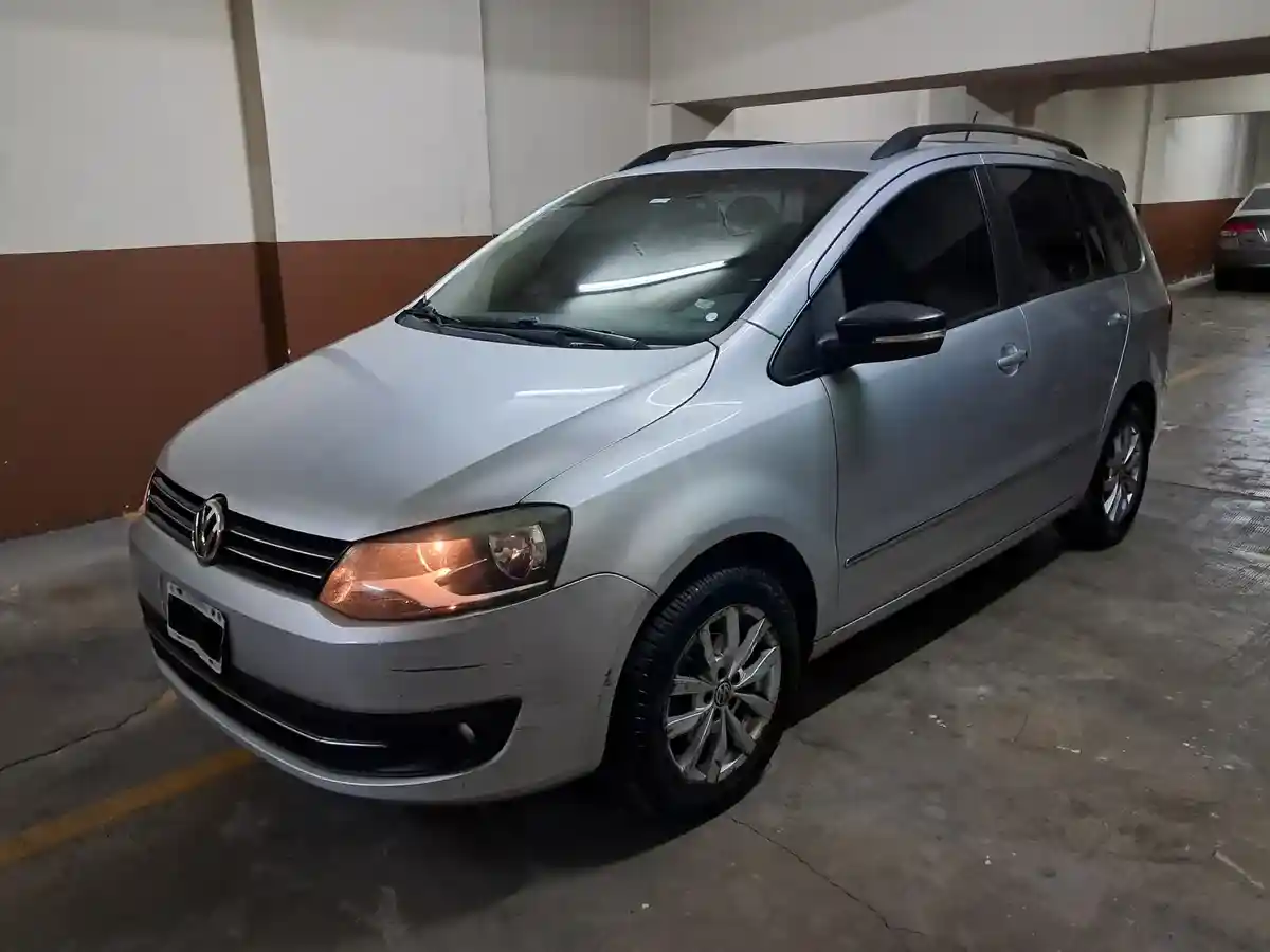 Volkswagen Suran 1.6 Highline 101Cv 2013 - foto 1