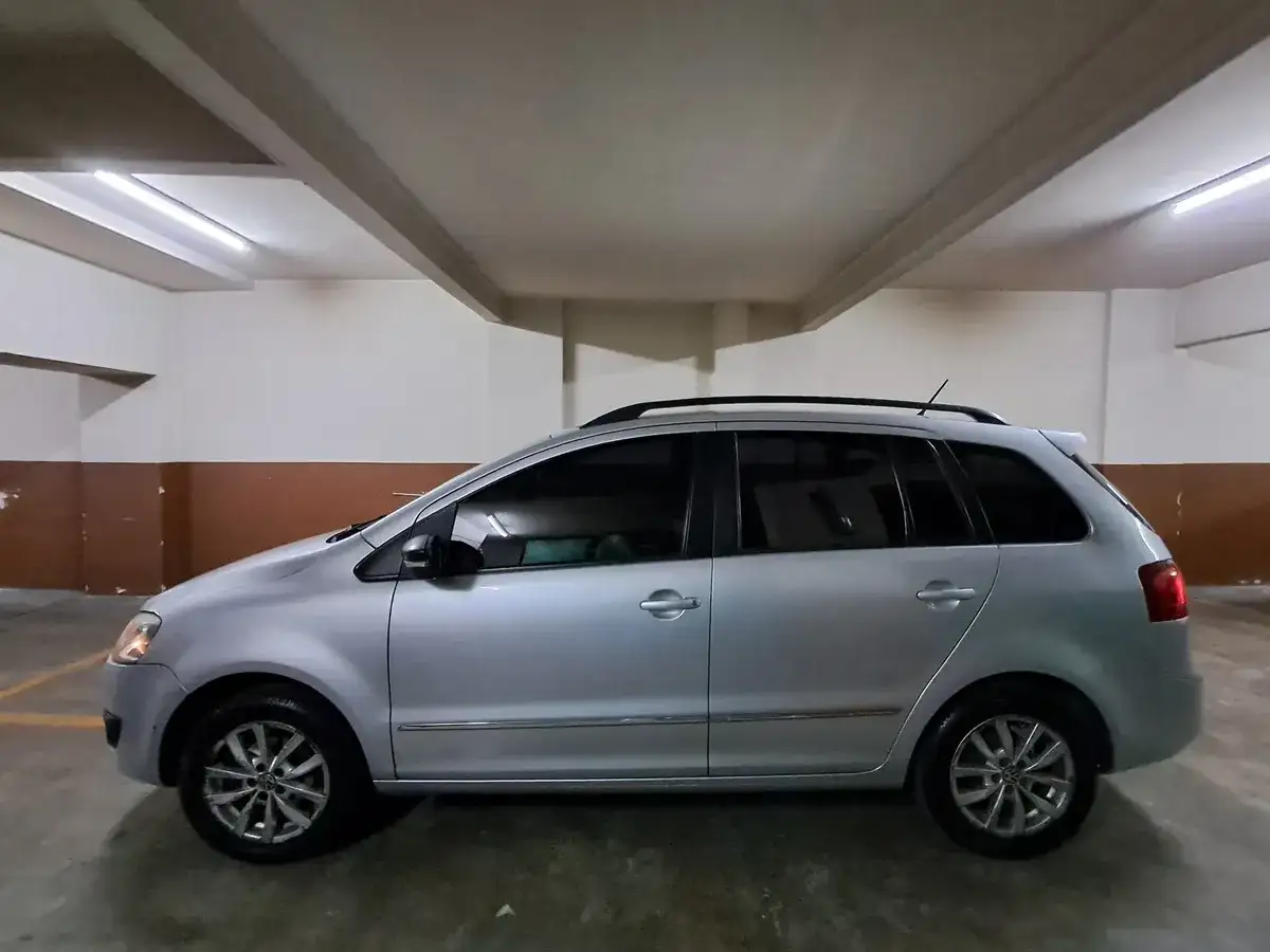 Volkswagen Suran 1.6 Highline 101Cv 2013 - foto 3