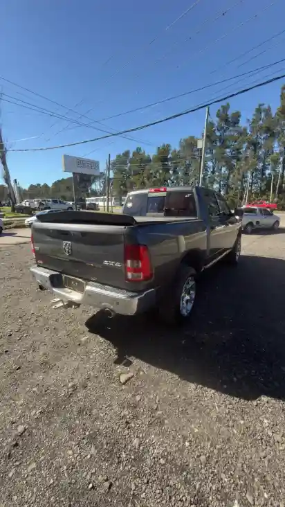 Dodge Ram 5.7 V8 Laramie 4X4 2014 - foto 3