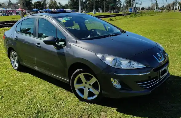 Peugeot 408 2013 - foto 1