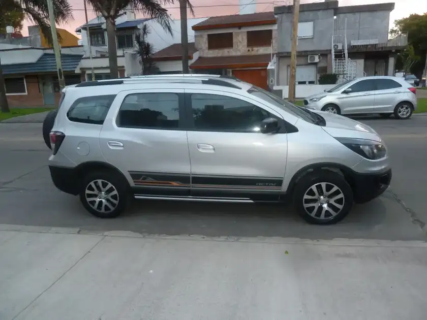 Chevrolet Spin 1.8 Active Ltz 105 Cv  My Link 2015 - foto 5