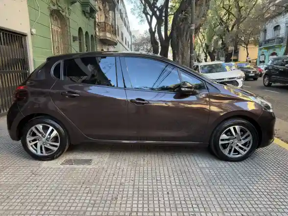 Peugeot 208 1.6 Feline Tiptronic 2019 - foto 4