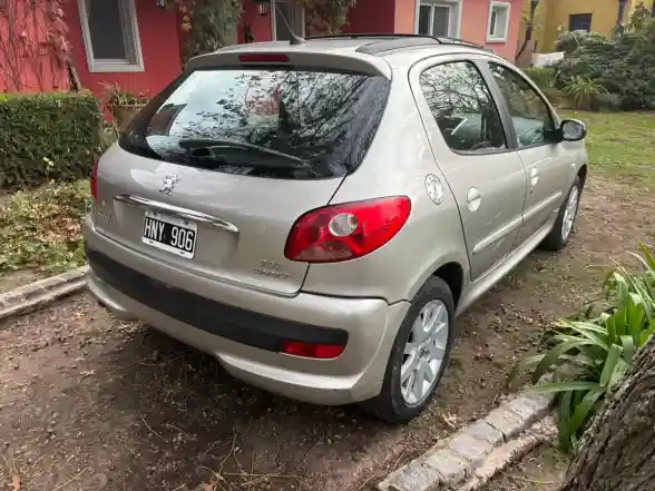 Peugeot 207 1.9 Sedan Xrd 2009 - foto 2