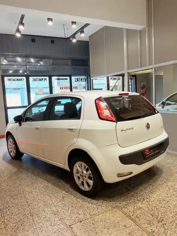 Fiat Punto 1.4 Attractive 2014 - foto 2