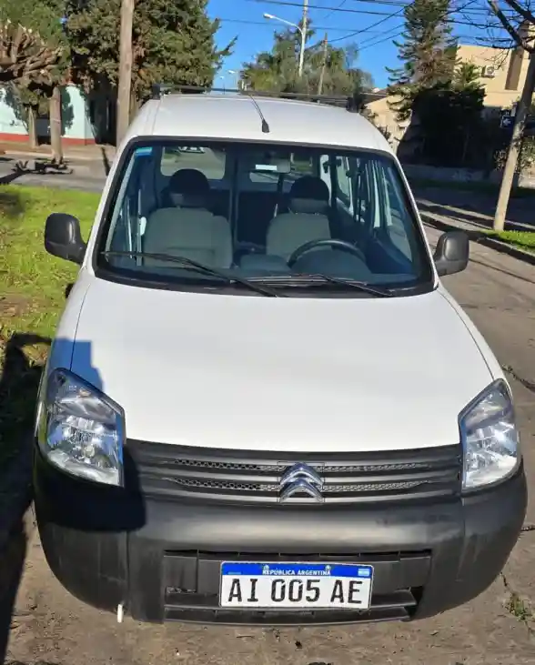 Citroën Berlingo Furgon 1.6 Hdi 92 Bussines 2026 - foto 2