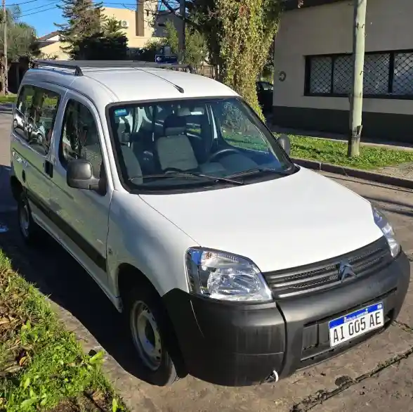 Citroën Berlingo Furgon 1.6 Hdi 92 Bussines 2026 - foto 3