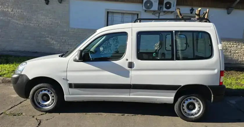 Citroën Berlingo Furgon 1.6 Hdi 92 Bussines 2026 - foto 4