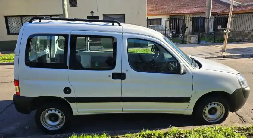 Citroën Berlingo Furgon 1.6 Hdi 92 Bussines 2026 - foto 5