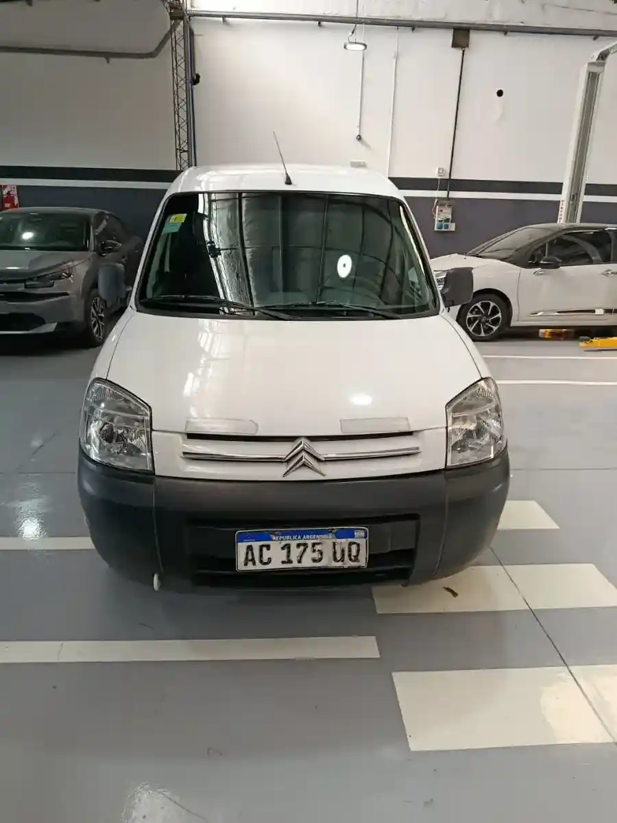Citroën Berlingo Furgon 1.6 Hdi 92 Bussines 2017 - foto 2