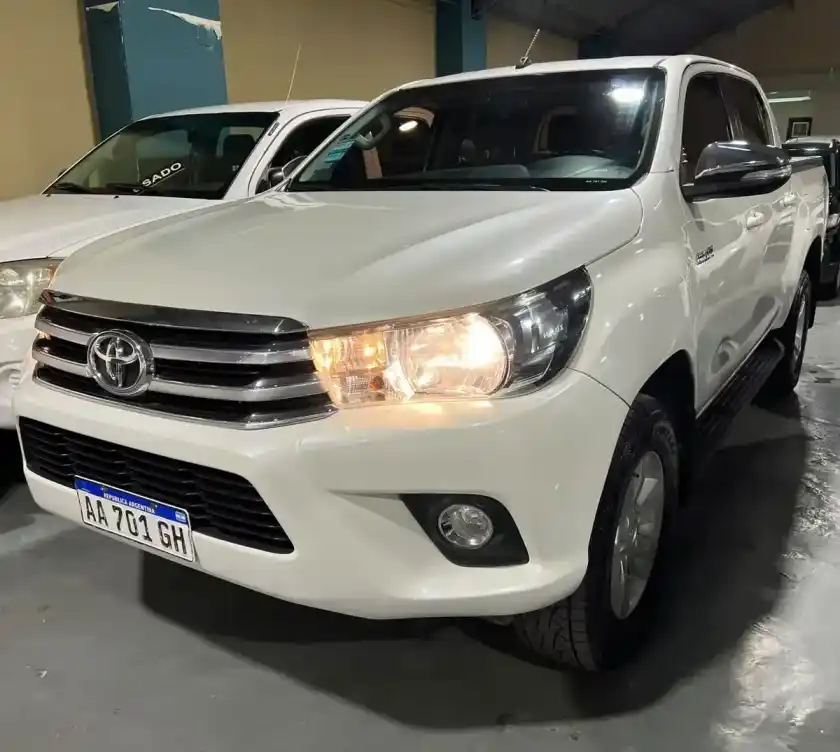 Toyota Hilux Pick-Up 2016 - foto 1