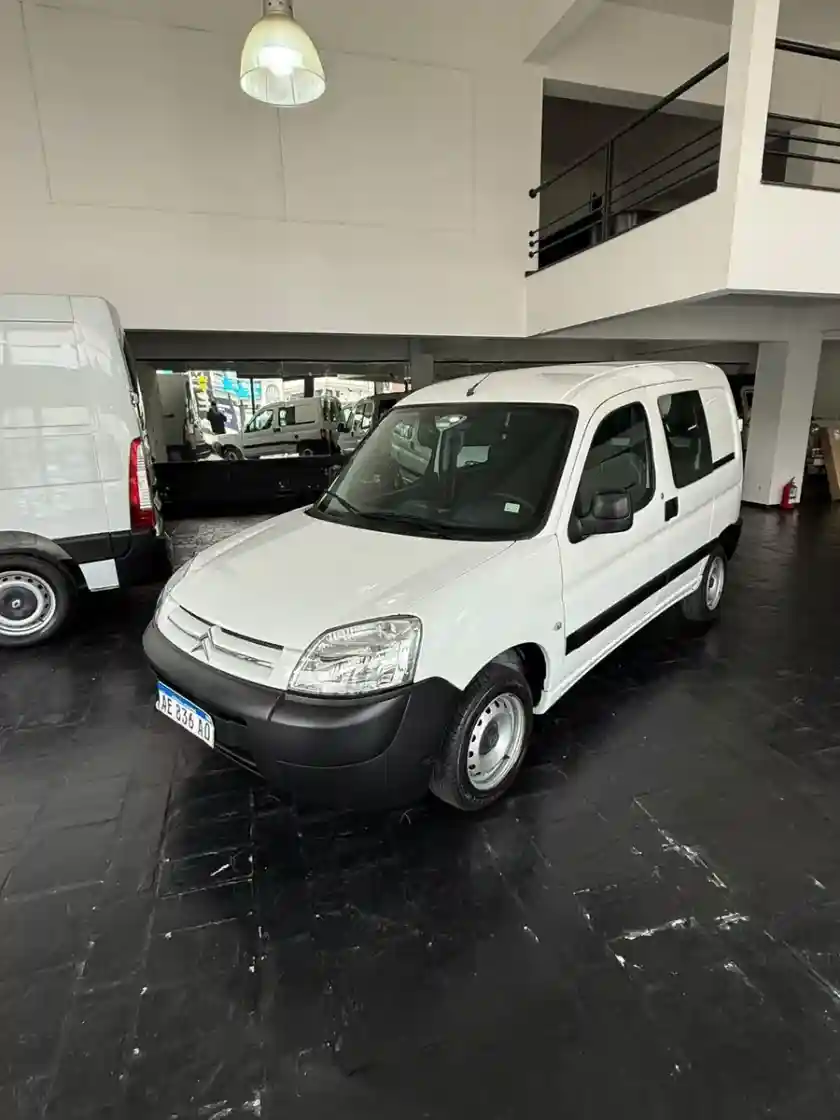 Citroën Berlingo Furgon 1.6 Vti 115 Business Mixto 2021 - foto 2