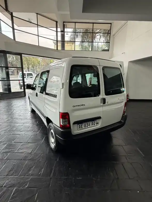 Citroën Berlingo Furgon 1.6 Vti 115 Business Mixto 2021 - foto 5
