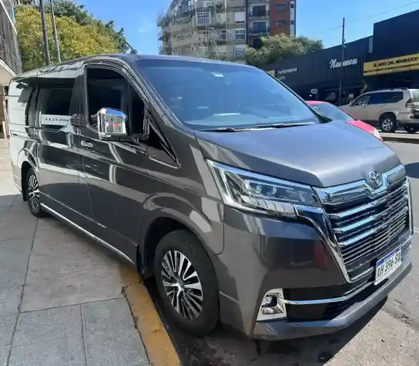 Toyota Hiace 2.8 Tdi Wagon 6At 10A 2025 - foto 1