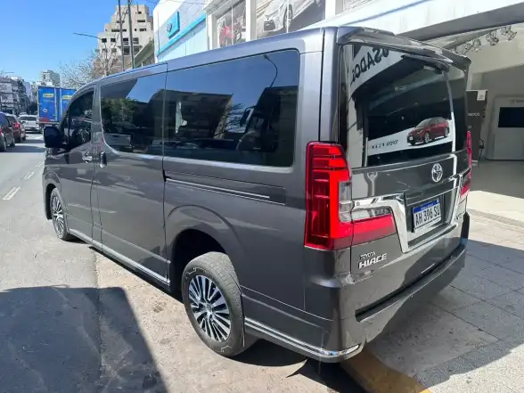 Toyota Hiace 2.8 Tdi Wagon 6At 10A 2025 - foto 4