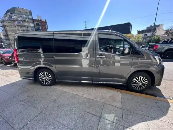 Toyota Hiace 2.8 Tdi Wagon 6At 10A 2025 - foto 5
