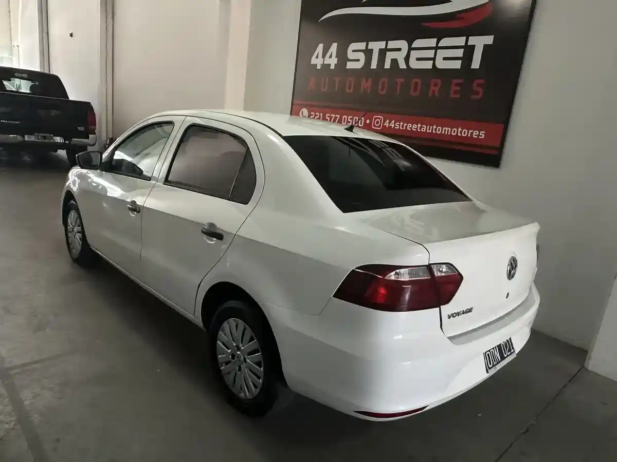 Volkswagen Voyage 1.6 Comfortline 101Cv 2014 - foto 4