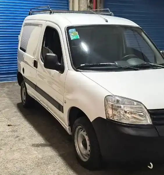 Citroën Berlingo Furgon 1.6 Hdi 92 Bussines 2023 - foto 1
