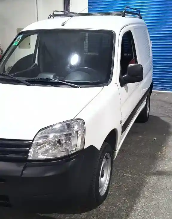 Citroën Berlingo Furgon 1.6 Hdi 92 Bussines 2023 - foto 3