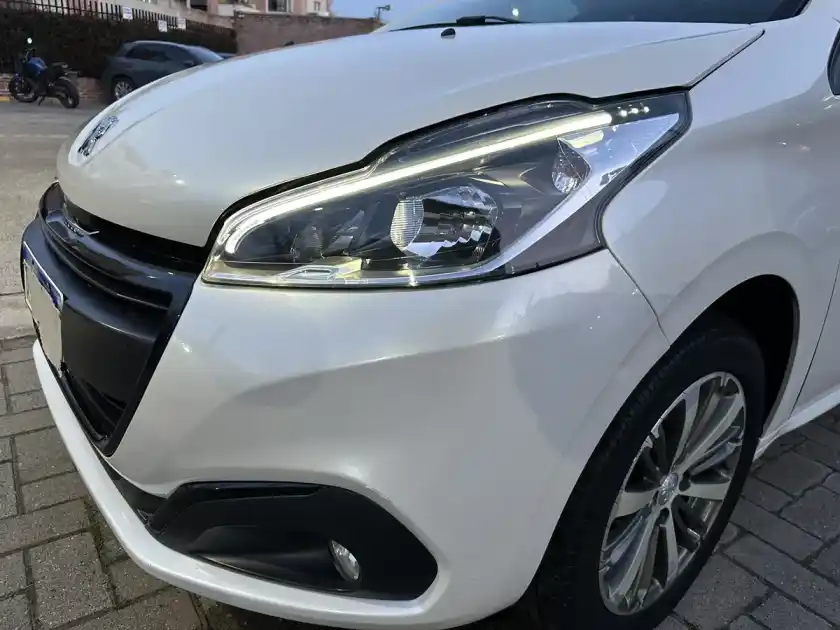 Peugeot 208 1.6 Feline 2019 - foto 2