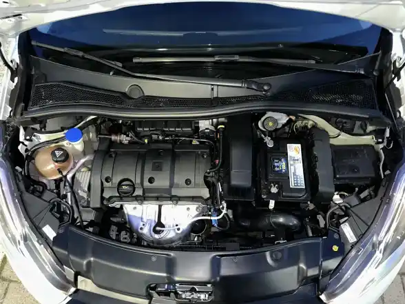 Peugeot 208 1.6 Feline 2019 - foto 4