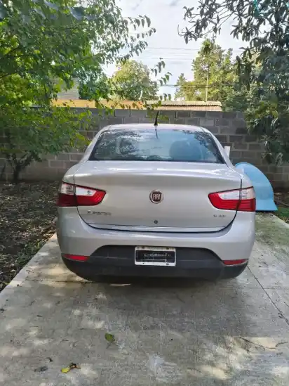 Fiat Grand Siena 1.6 Essence Dualogic Pack Seguridad 2014 - foto 2