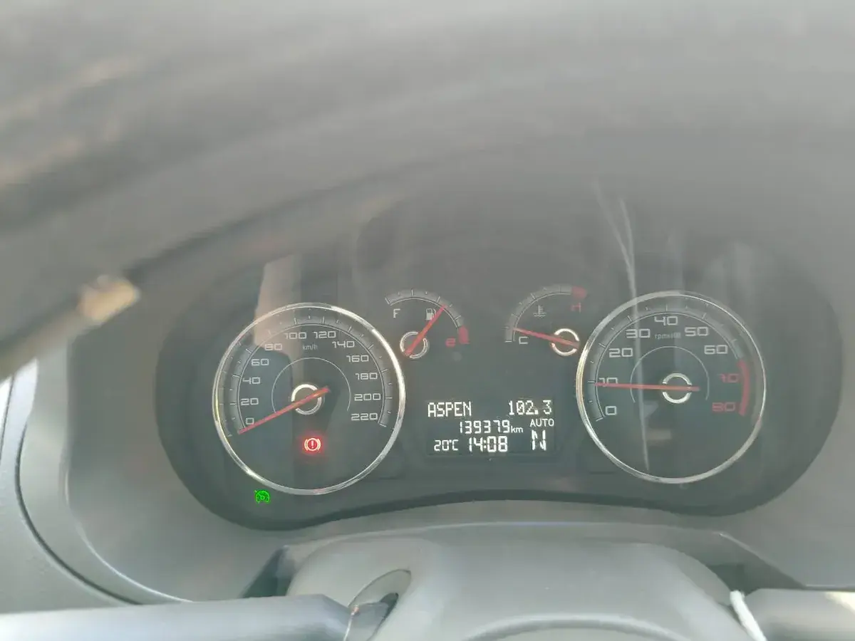 Fiat Grand Siena 1.6 Essence Dualogic Pack Seguridad 2014 - foto 5