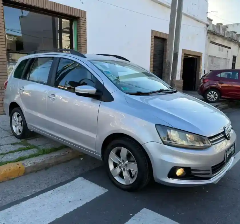 Volkswagen Suran 2017 - foto 1
