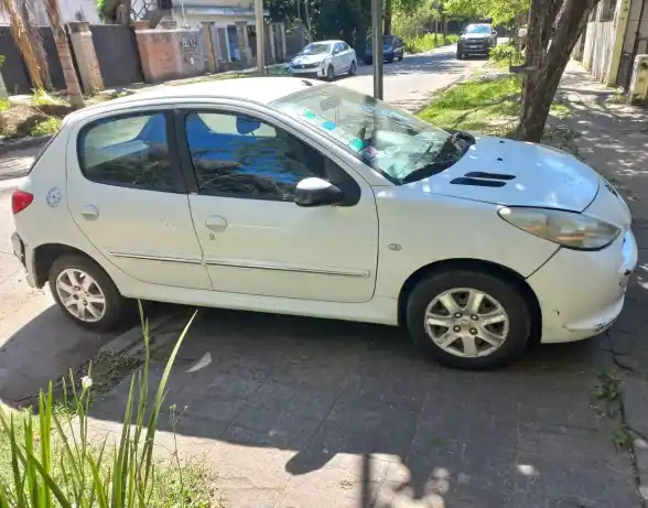 Peugeot 207 1.4 Xr 2011 - foto 1