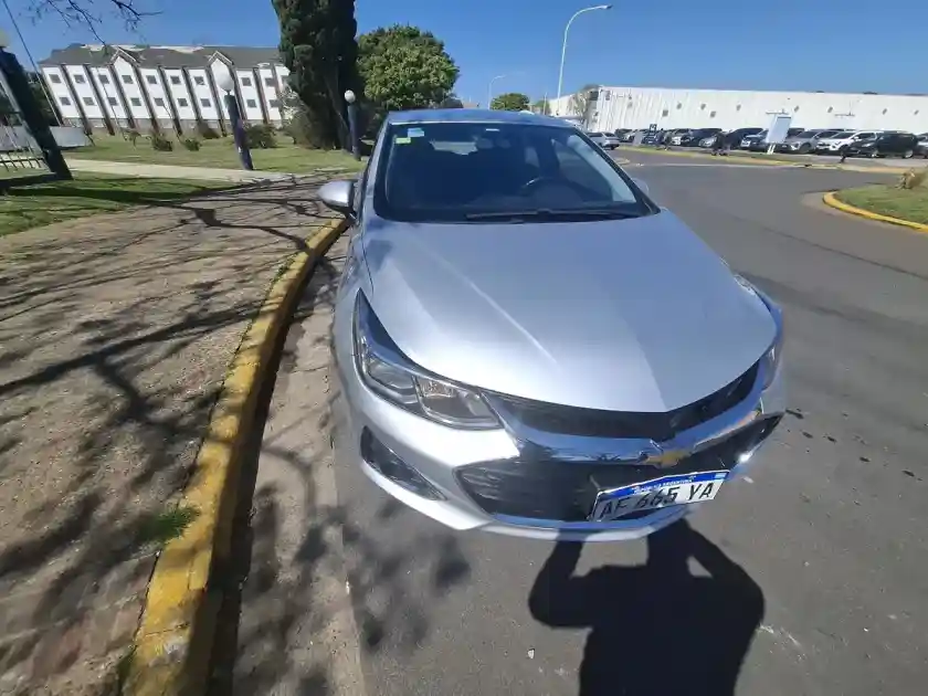 Chevrolet Cruze 5 1.4 Lt At 5P 2022 - foto 2