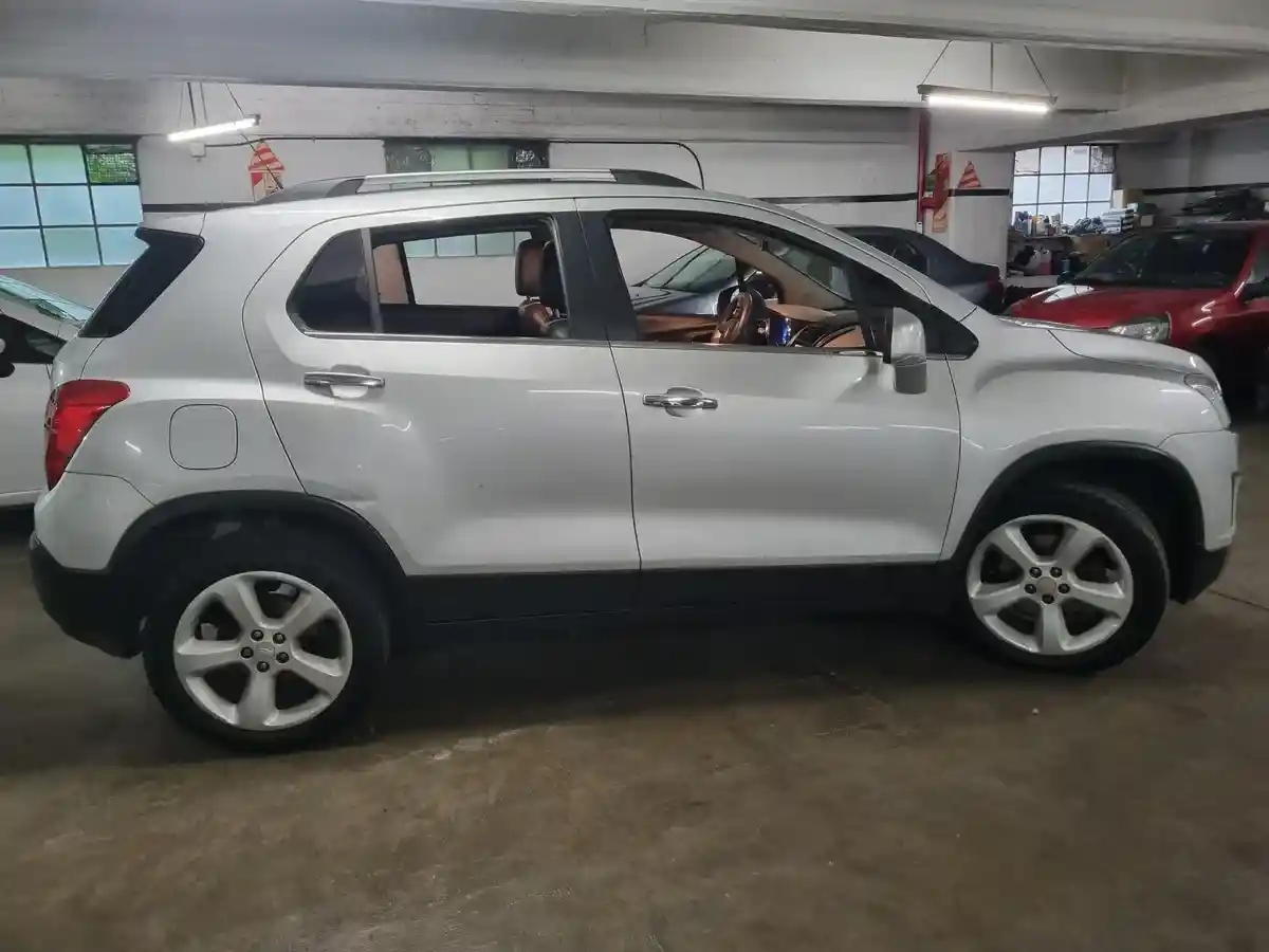 Chevrolet Tracker 1.8 Ltz+ Awd At 140Cv 2016 - foto 4