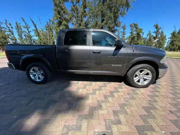 Dodge Ram 3.9 1500 Pick-Up 4X4 2021 - foto 3