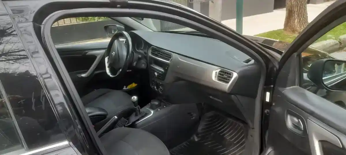 Citroën C-Elysee 1.6 Feel Vti 115 2017 - foto 5