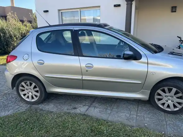 Peugeot 207 Compact 1.6 Xt 2011 - foto 4