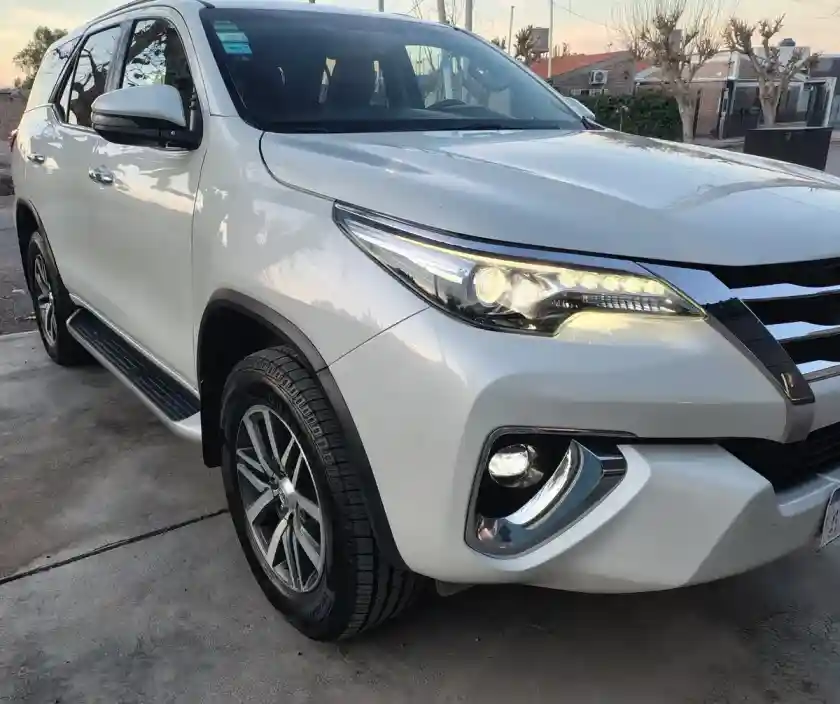 Toyota Sw4 2.8 Srx 177Cv 4X4 7As 2018 - foto 4