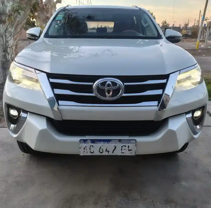 Toyota Sw4 2.8 Srx 177Cv 4X4 7As 2018 - foto 5