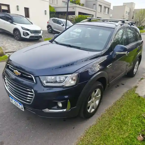 Chevrolet Captiva 2017 - foto 1