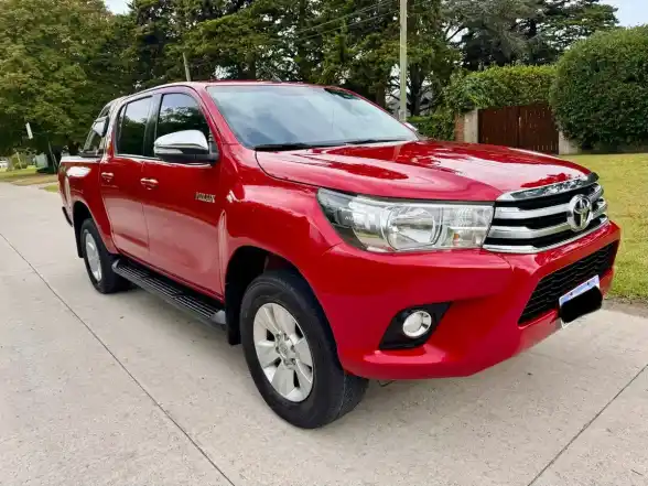 Toyota Hilux Pick-Up 2017 - foto 1