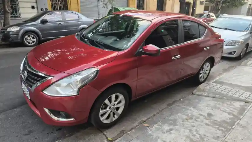 Nissan Versa 2018 - foto 1