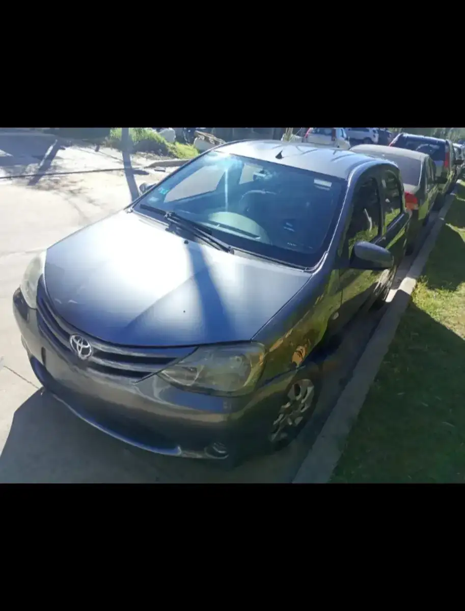 Toyota Etios 2014 - foto 1
