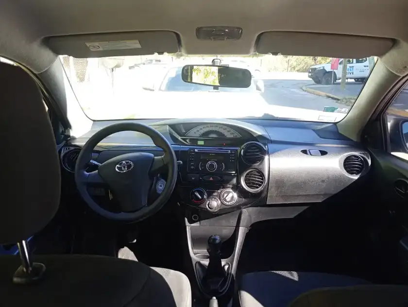 Toyota Etios 1.5 X 2014 - foto 3