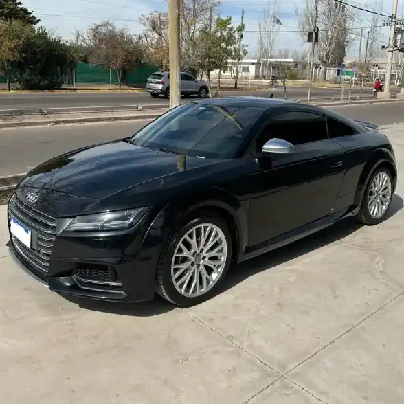 Audi TTS Coupe 2017 - foto 1