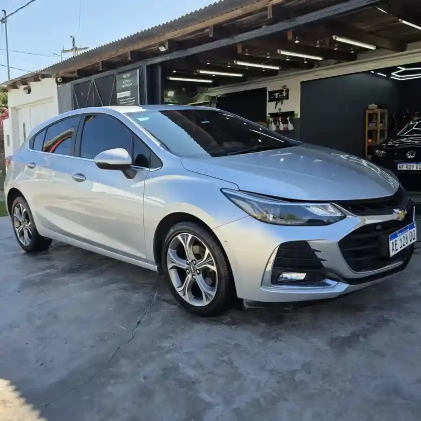 Chevrolet Cruze 5 2020 - foto 1