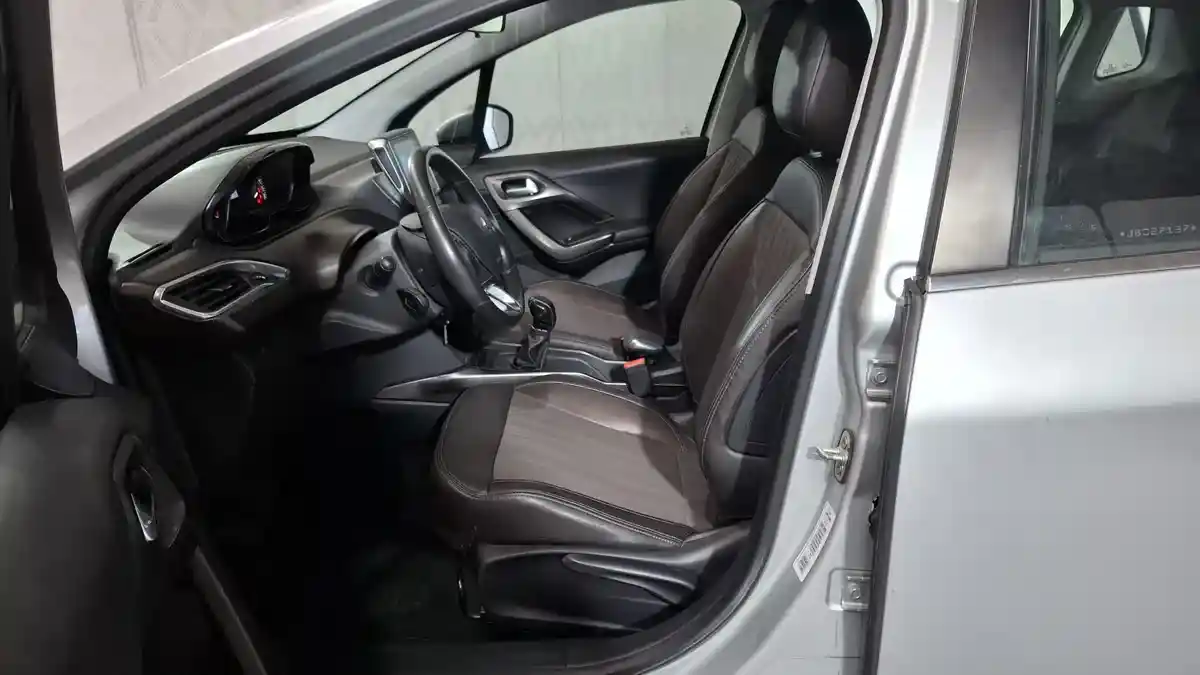 Peugeot 2008 1.6 Feline 2018 - foto 5