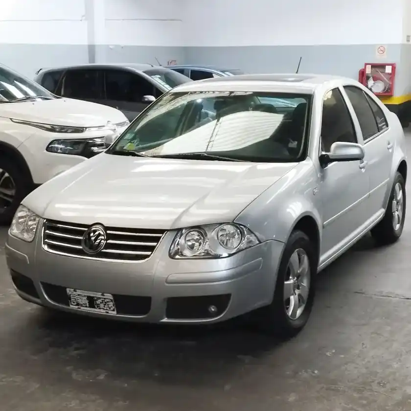 Volkswagen Bora 2011 - foto 1