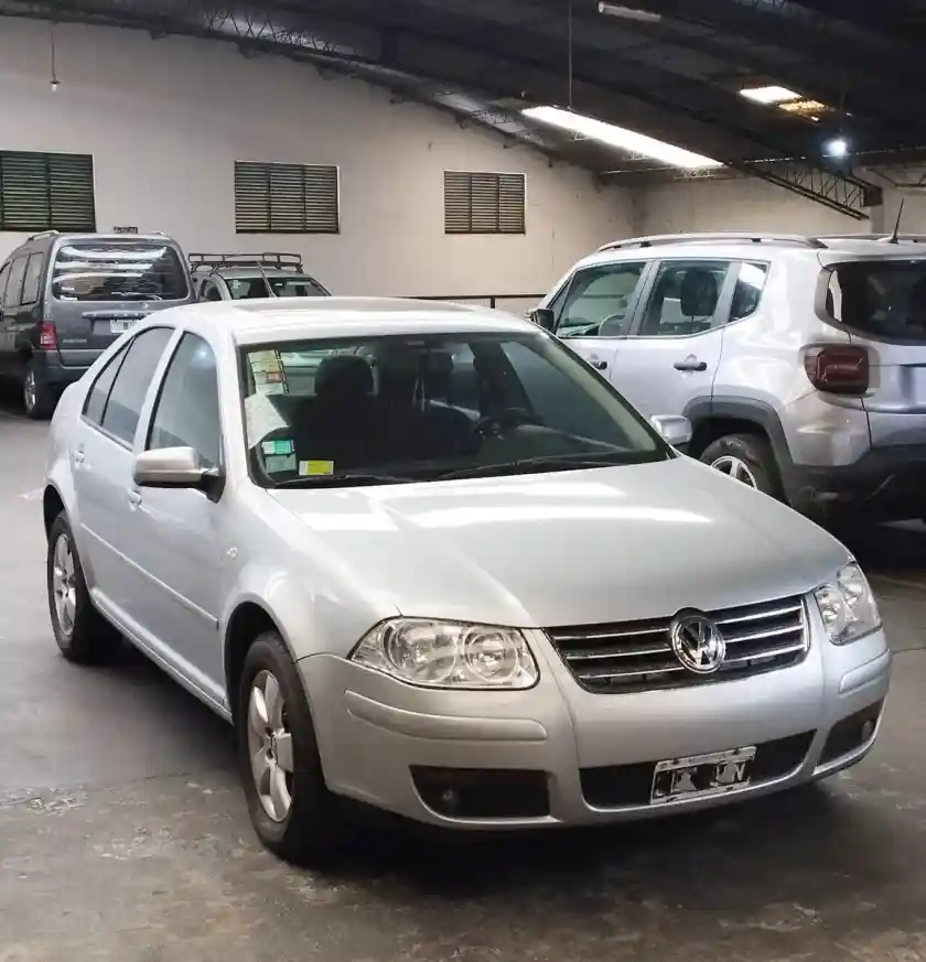 Volkswagen Bora 1.9 Trendline I 100Cv 2011 - foto 3
