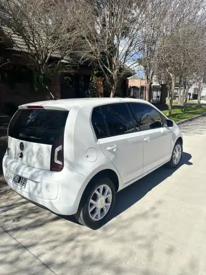 Volkswagen Up! 1.0 High Up! 75Cv 5 P 2014 - foto 4