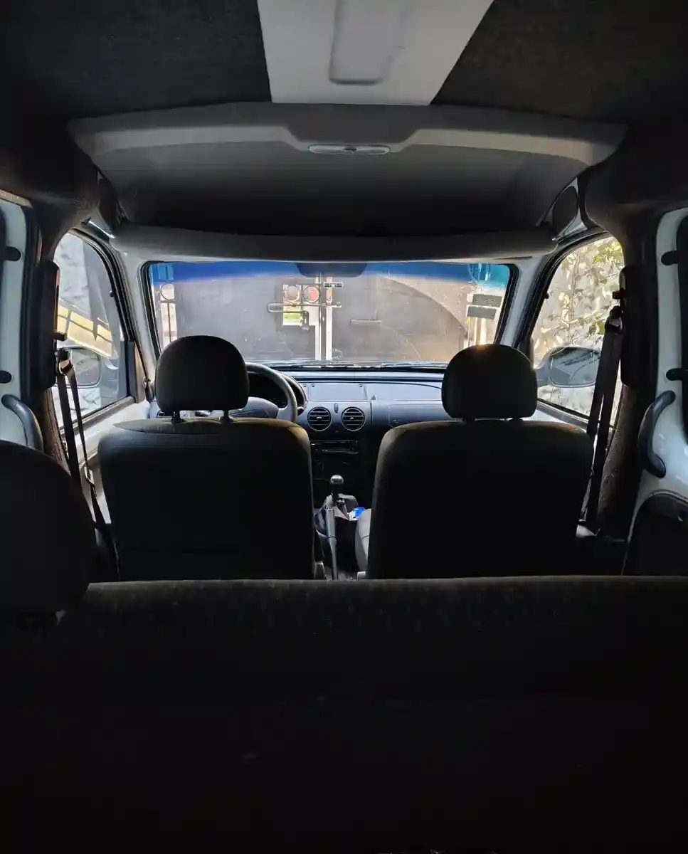 Renault Kangoo 1.6 Furgon Ph3 Confort Pack 5As Lc 2017 - foto 2
